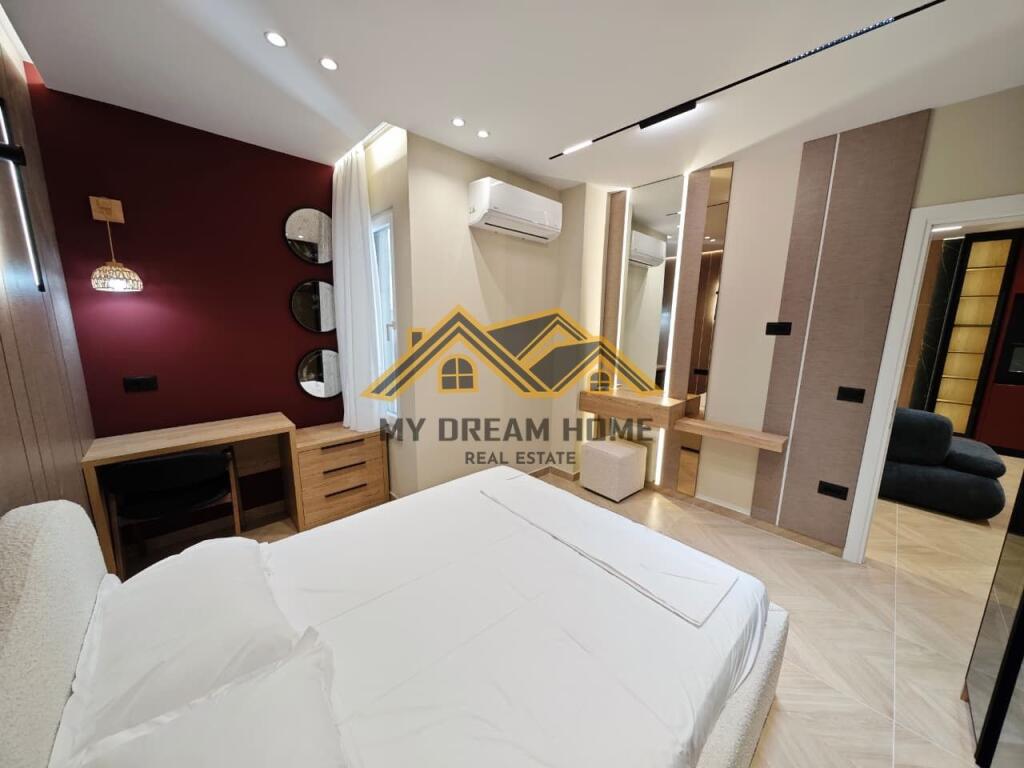 SUPER APARTAMENT 1+1 NE QENDER DURRES, PER SHITJE !