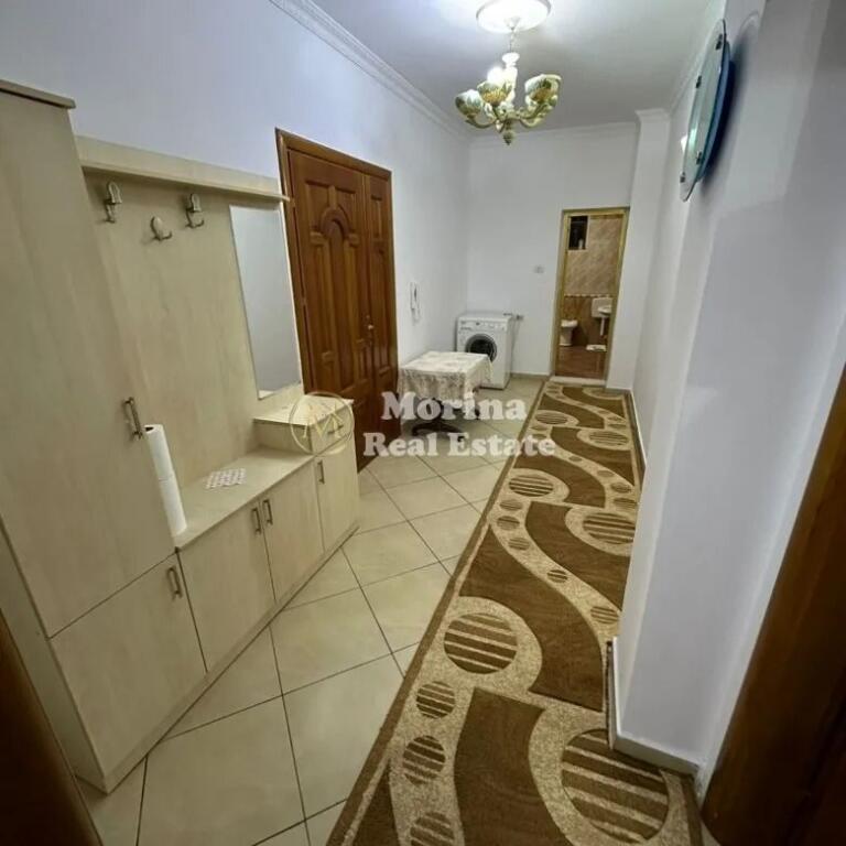 Qera,Hyrje Private 2+1+Post Parkimi,5 Maj,600 euro/muaj