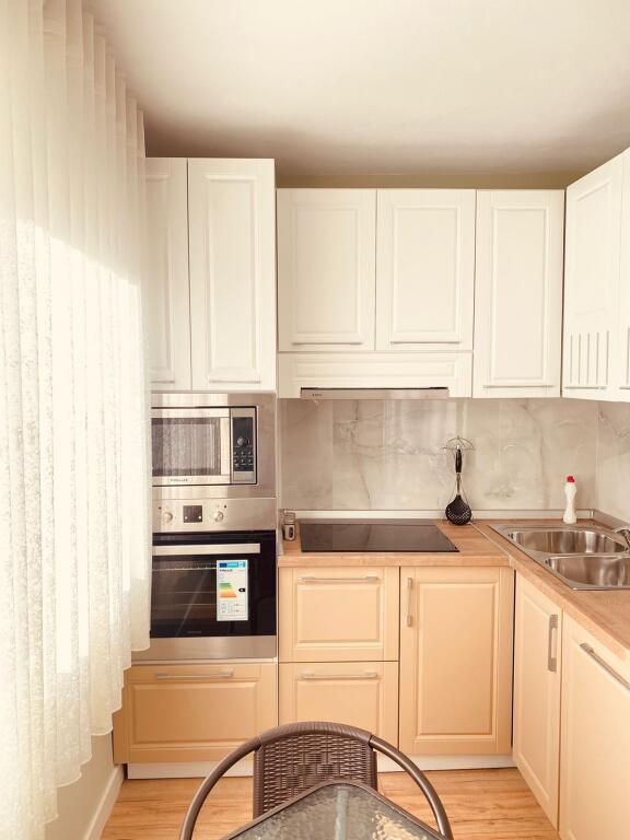 Apartament 2+1 me qera tek Ambasada Amerikane