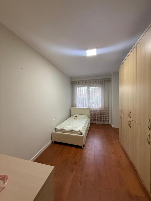 Jepet me qera  Apartment 2+1 te Liqeni I thate