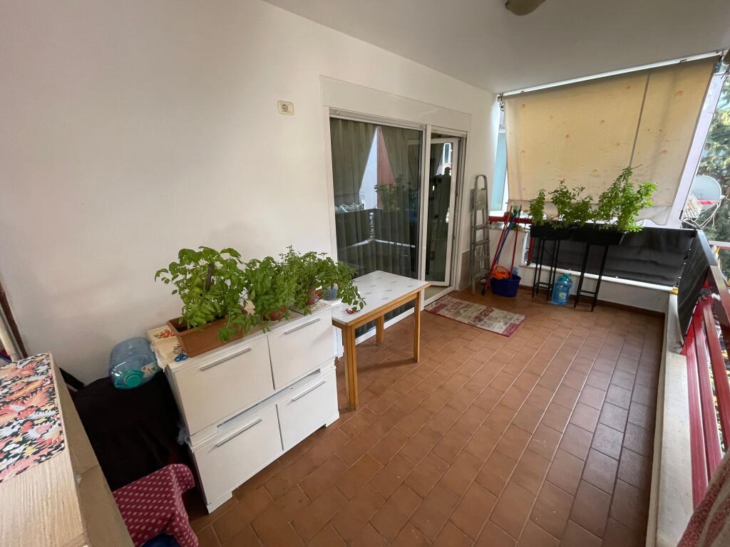 Shitet Apartament 2+1