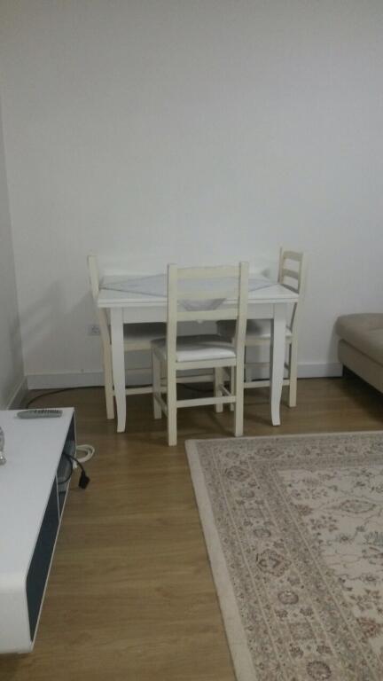 Jepet me qira apartament 2+1 në Laprakë, pranë Kupolës