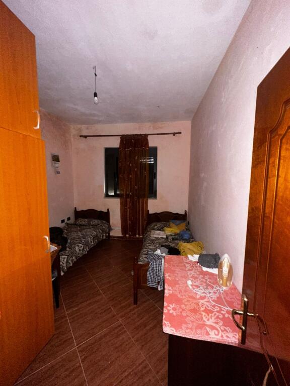 SHTEPI PRIVATE ME QERA MUZEUMI, DURRES