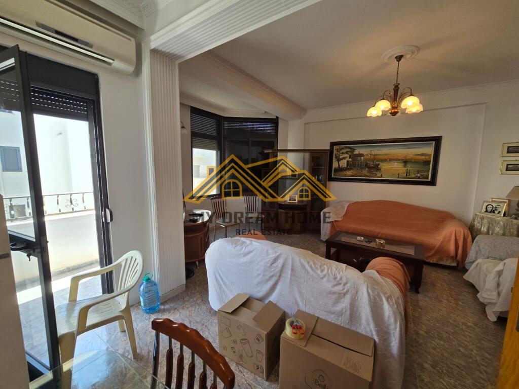 JEPET ME QERA APARTAMENT 1+1, KALI I TROJES PLAZH, DURRES.