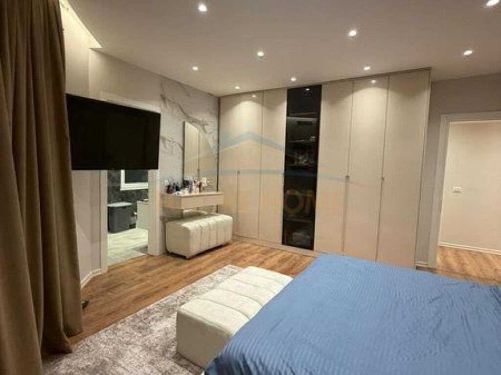 Shitet, Apartament 3+1+2, Liqeni i Thatë, Tiranë