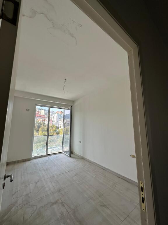 🏠 Shtepi  per shitje,  Pallat i Ri  2+1    💶 Elar2 13856