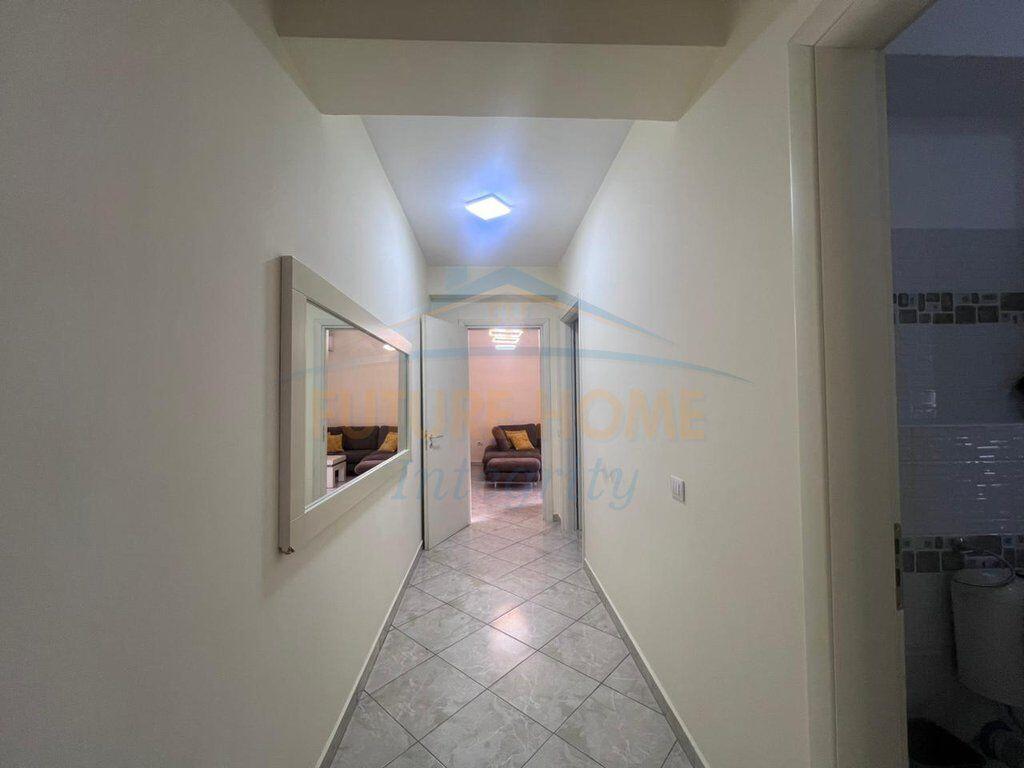 Qera, Apartament 2+1, Bulevardi Zogu I, Tiranë.