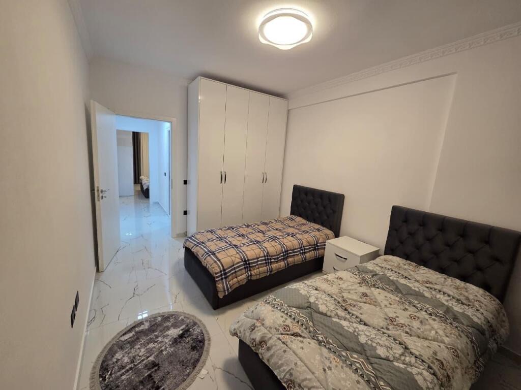 Jepet me qira 2+1+parkim FRESKU 600 mije leke