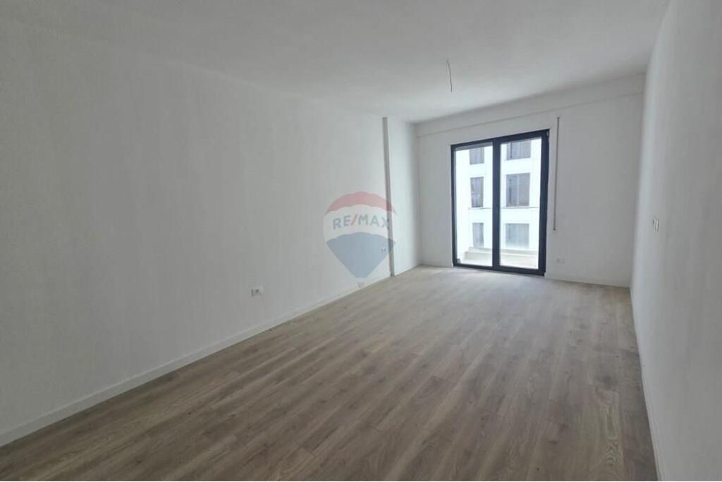 Shitet Apartament 1+1 në Porcelan