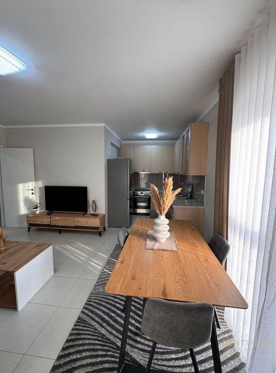 APARTAMENT 2+1 ME QERA PRANE PROKURORISE SE TIRANES!