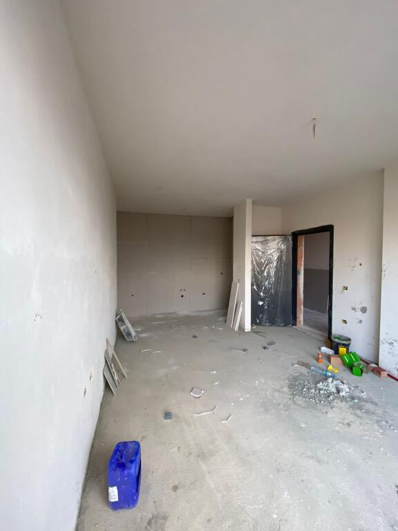 5 maj , Ap 1+1 per shitje