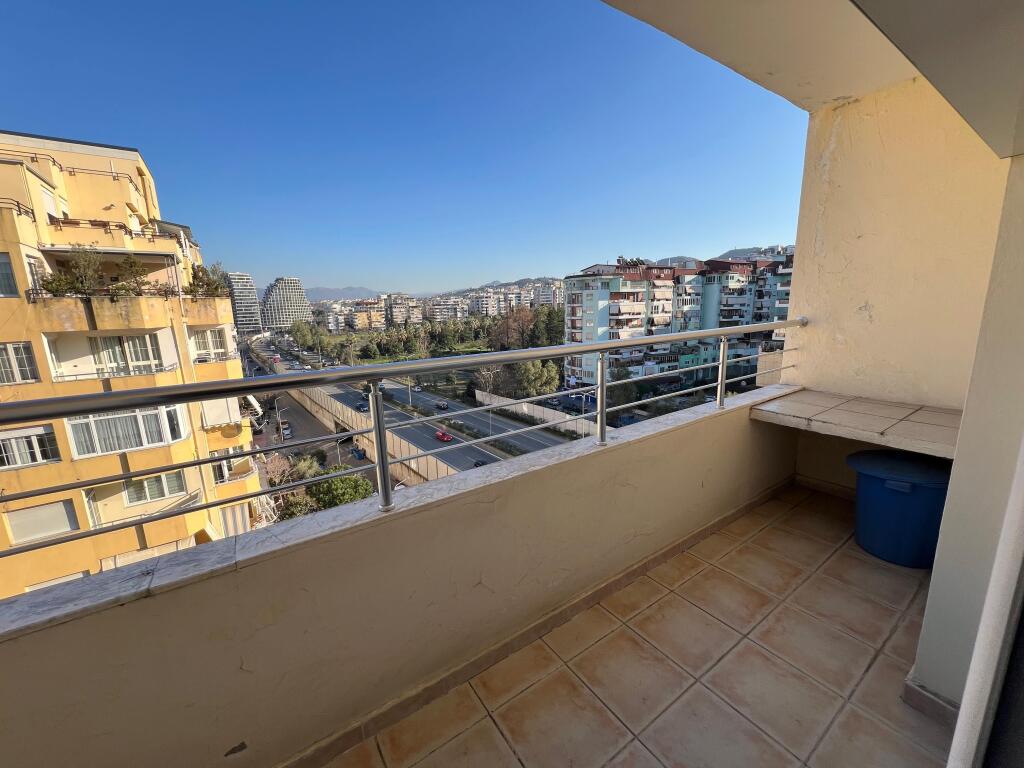 Jepet Me Qera Apartament 1+1+1 Ballkon