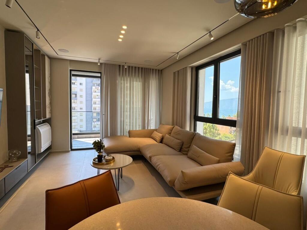 apartament  me qira , pamje totale deti  