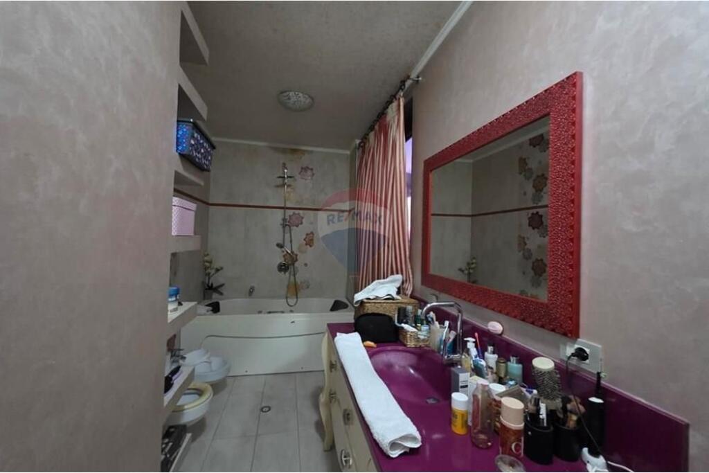 PENTHOUSE FOR SALE IN THE CENTER!