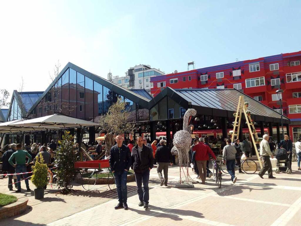 Shitet, Apartament 2+1, Pazari i Ri, Tiranë.