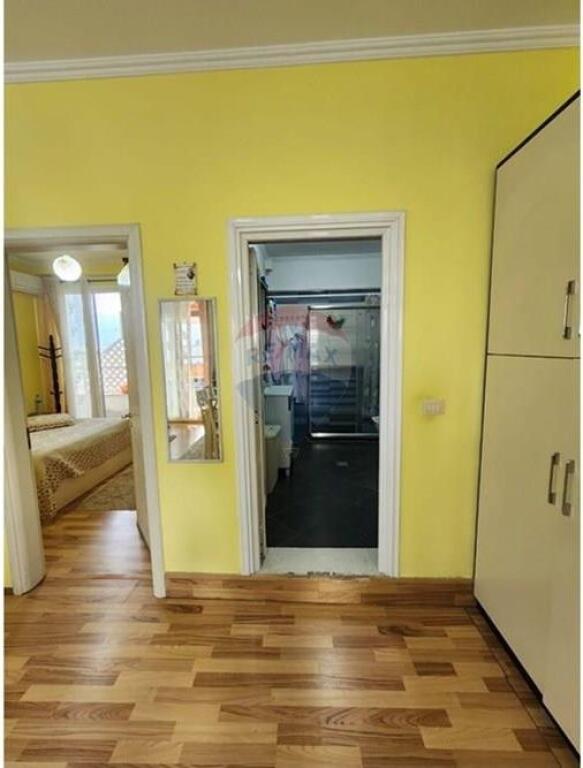 Shitet Apartament 3+1 pranë Liqenit të Thatë!