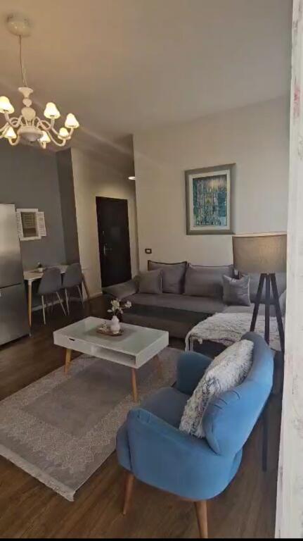 Jepet me qira apartament 1+1 tek Pazari i Ri!