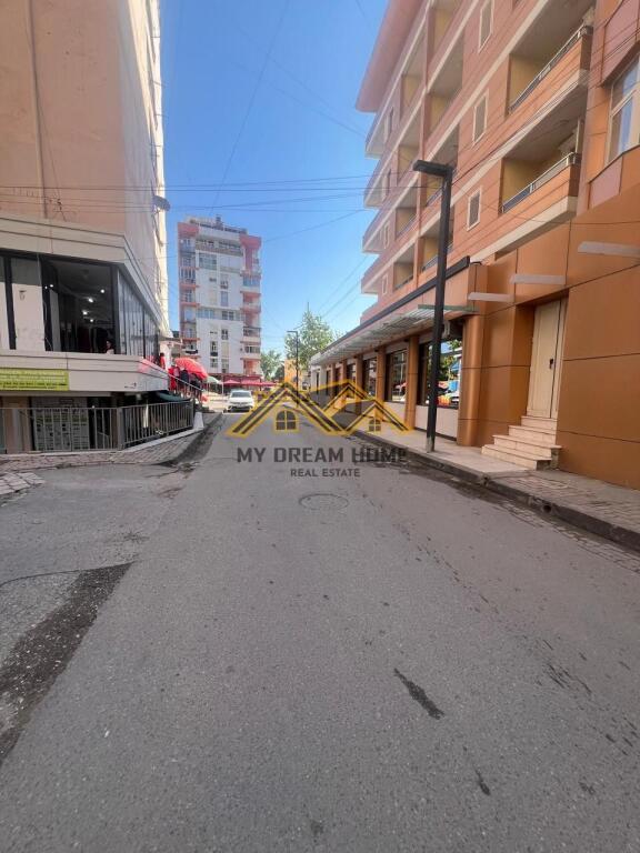 AMBIENT BIZNESI NE PLAZH HEKURUDHA , PER SHITJE!