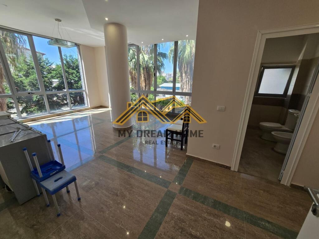 MINI HOTEL NE PLAZH PER SHITJE