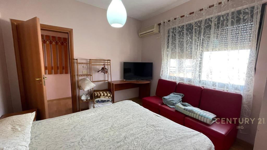 Apartament 1+1 me Qira në Qendër pranë 9 Kateshet