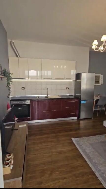 Jepet me qira apartament 1+1 tek Pazari i Ri!