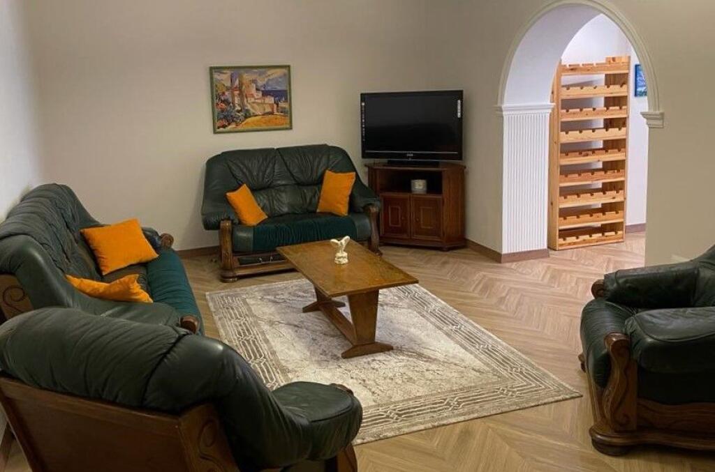 🏠 Shtepi  me qera,   Pallat Egzistues  3+1    Elar2 13870    