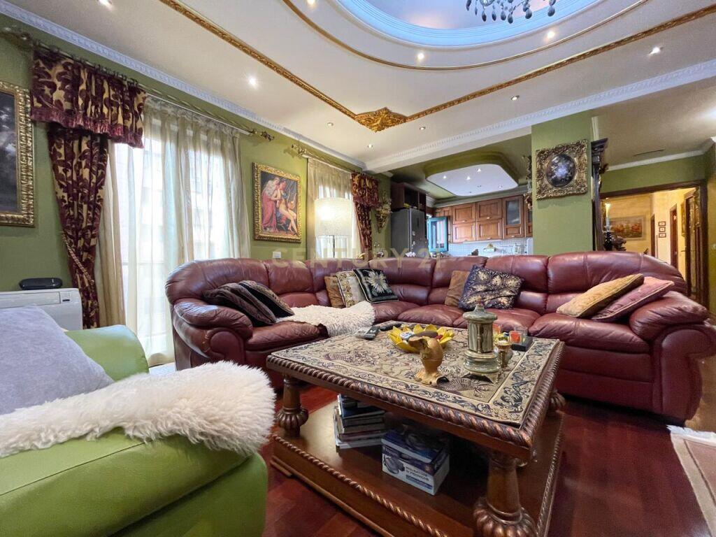 APARTAMENT LUKSOZ 3+1+2 POSTE PARKIMI PER QIRA TEK GALERIA !!