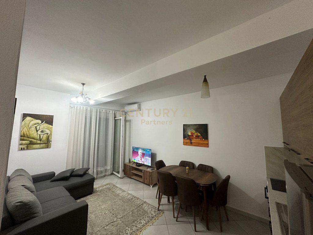APARTAMENT 1+1 ME QIRA, BRRYLI!