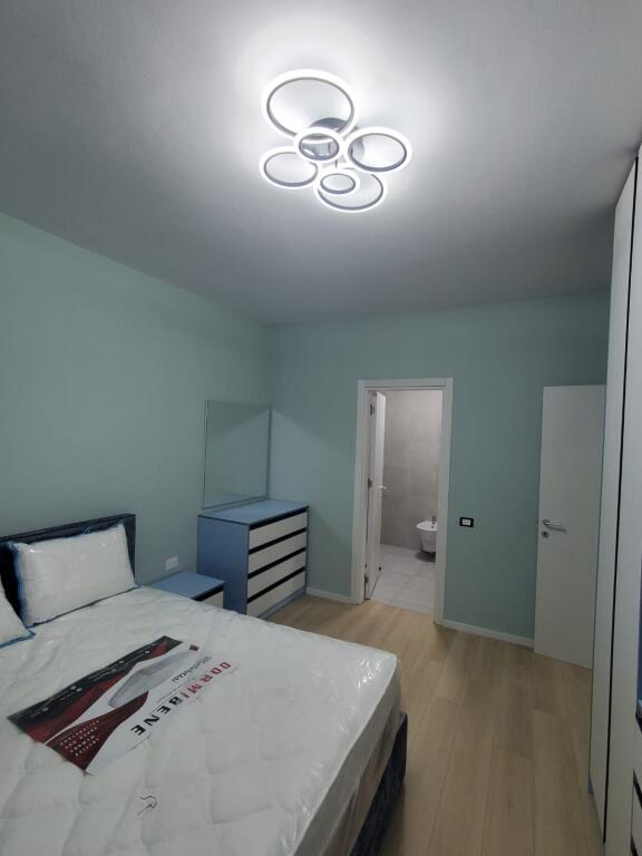 🏠 Apartament me Qira – Liqeni i Thatë (pranë Radisson Blu)
