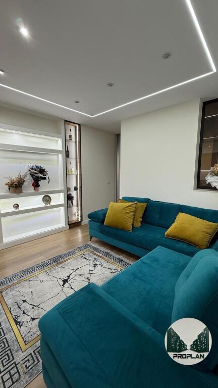 APARTAMENT 2+1 ME QERA TEK ISH FUSHA AVIACIONIT