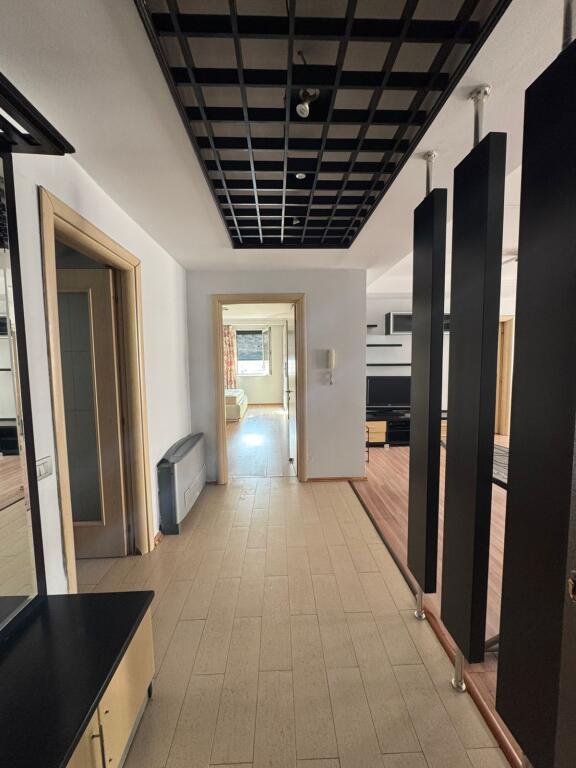 Bulevardi Zogu Par Shitet Apartament 2+1+2