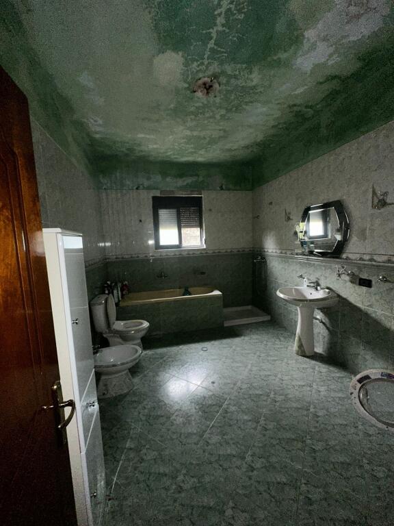 SHTEPI PRIVATE ME QERA MUZEUMI, DURRES