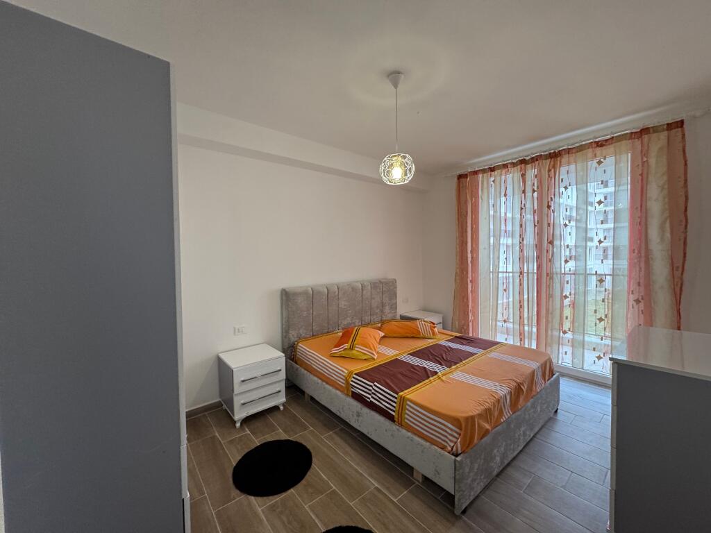 Qera Apartament 2+1  Cmimi 40.000 leke te reja  Tek 5 maji