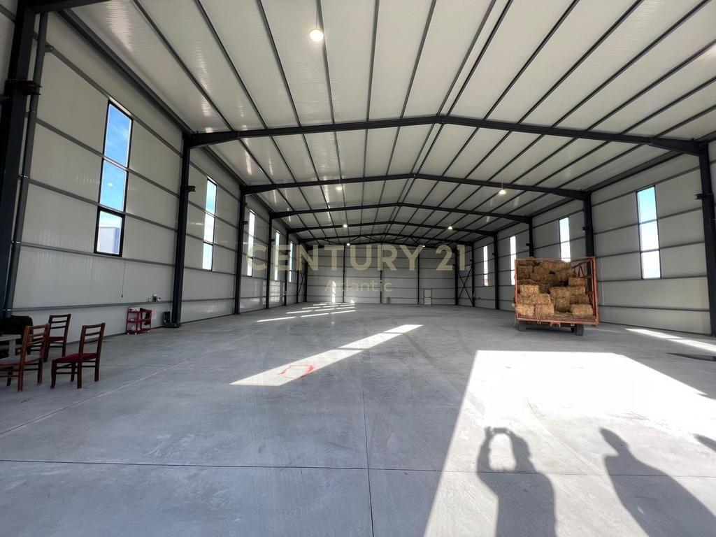 KAPANON I RI BUZE RRUGE PER QERA NE PJEZE DURRES ! 3,900 € /Muaj