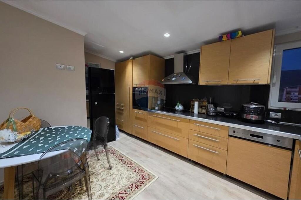 PENTHOUSE FOR SALE IN THE CENTER!