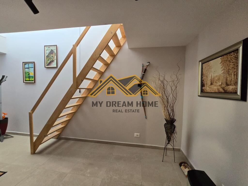 SHITET PAPAFINGO ME PISHIN 3+1+2+ VERAND PLAZH DURRES KOMPLEKS PRIVAT