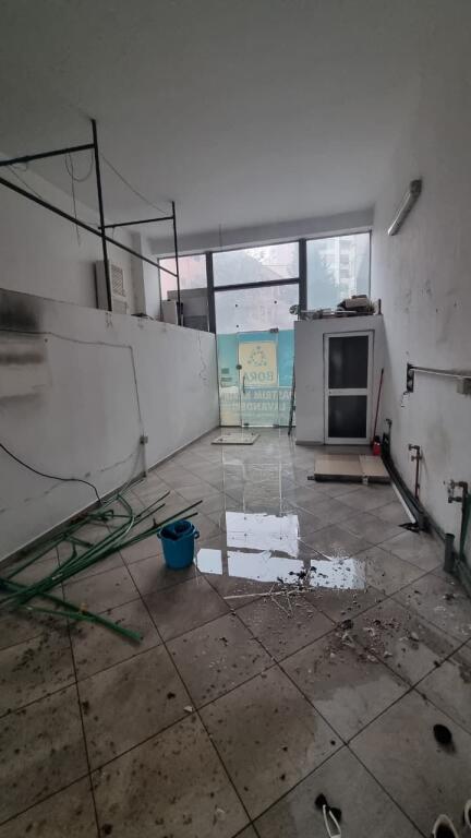 Qera, Ambient Biznesi, Rruga e Dibres, Tiranë.