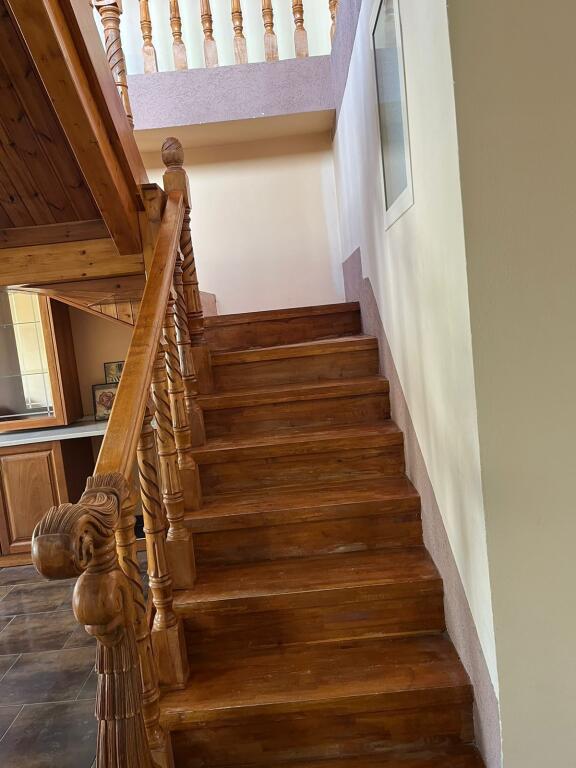 🏡 SHTËPI ME QIRA – Rruga Kristaq Kristidhi 🏠 Jepet me qira Duplex 4+1 + 2 banjo