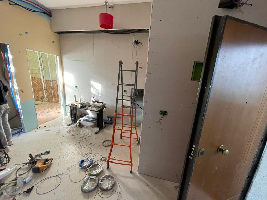 Jepet Apartament me qera 1+1 400€