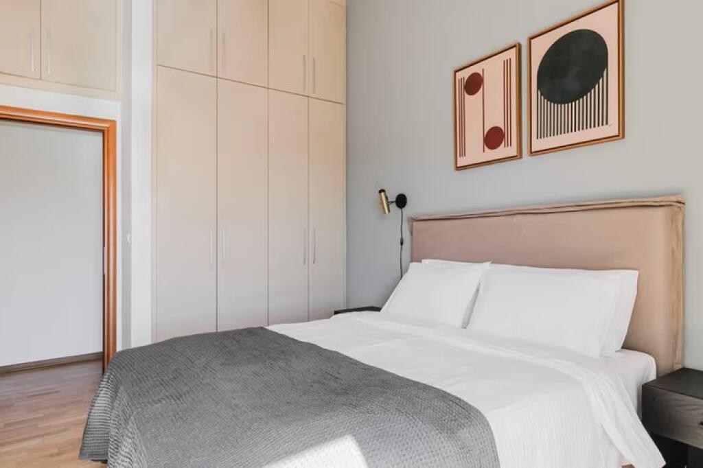 Apartament Me Qera 2+1 Tek Komuna e Parisit (ID B2201591) Tirane