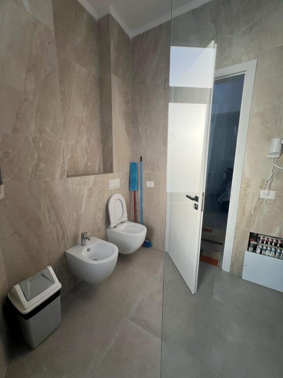 APARTAMENT 2+1 PER QERA TEK KAFE FLORA