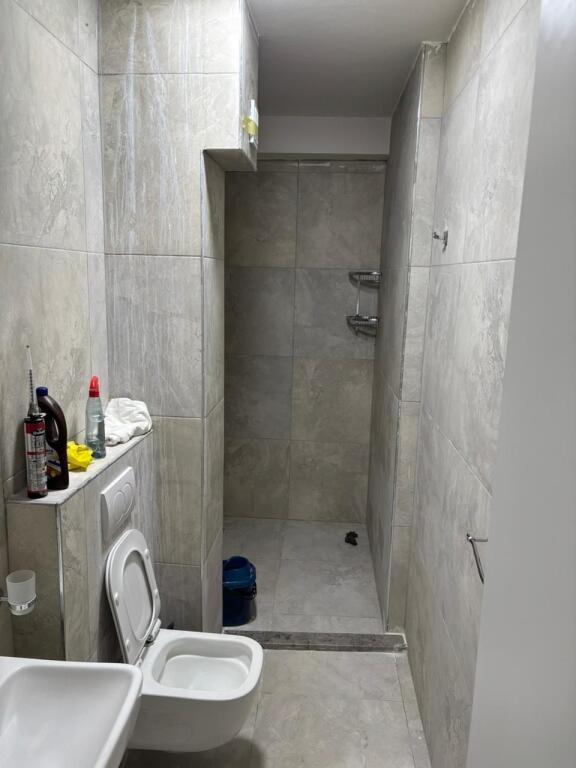 Jepet me qera apartament 2+1 ne Astir tek Kompleksi Molla