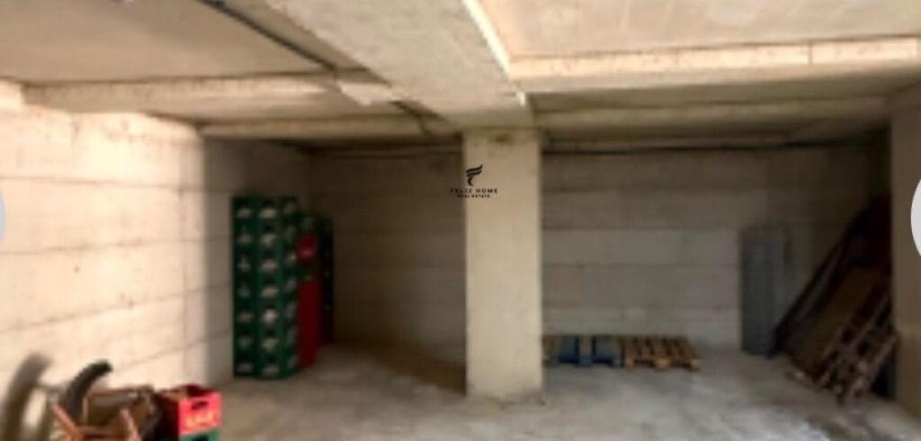 MAGAZINE ME QERA 200 m2 KOMBINAT 50.000 LEKE