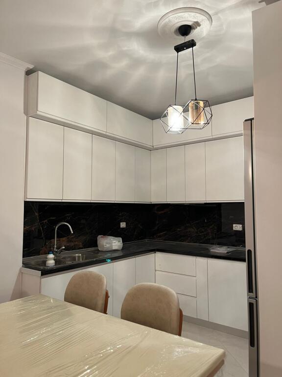 Jepet me qera apartament 2+1 ne Fresk