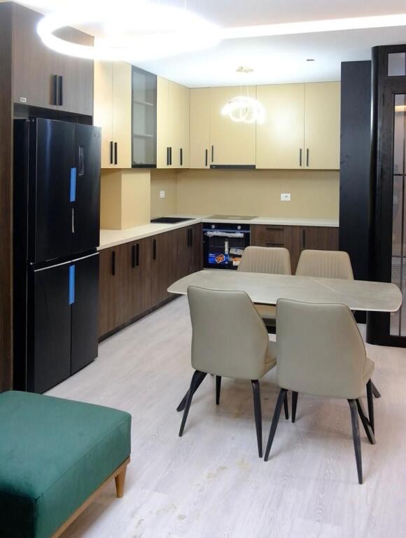 APARTAMENT 2+1 ME QIRA NE FRESK