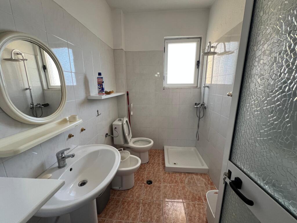 Jepet Me Qera Apartament 1+1+1 Ballkon