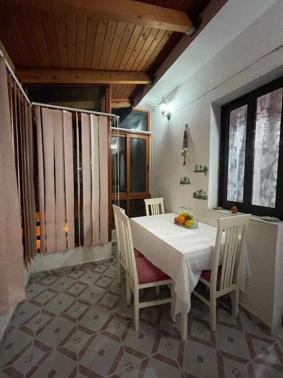 🏡 APARTAMENT ME QERA 1+1 – XIXA PLAZH DURRES