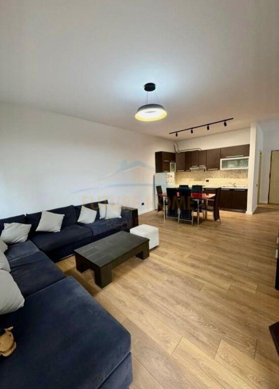 Shitet, Apartament 2+1+2, Oxhaku , Tiranë