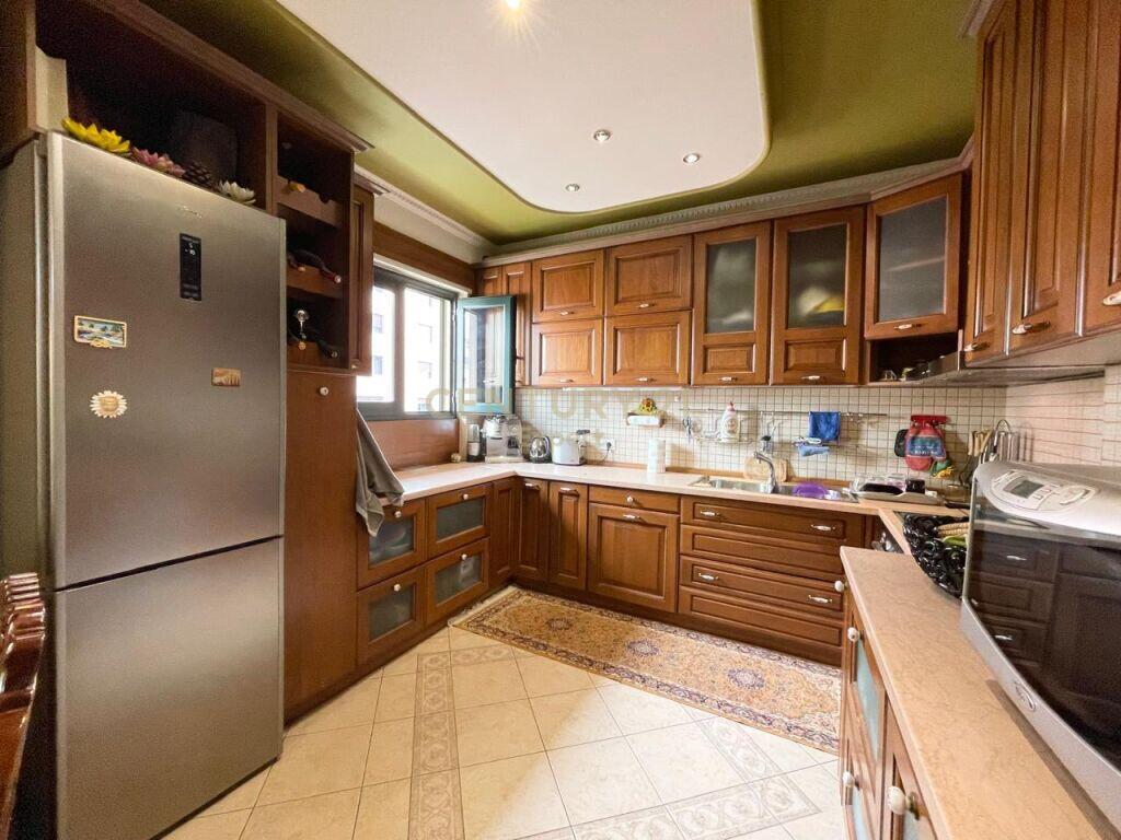 APARTAMENT LUKSOZ 3+1+2 POSTE PARKIMI PER QIRA TEK GALERIA !!