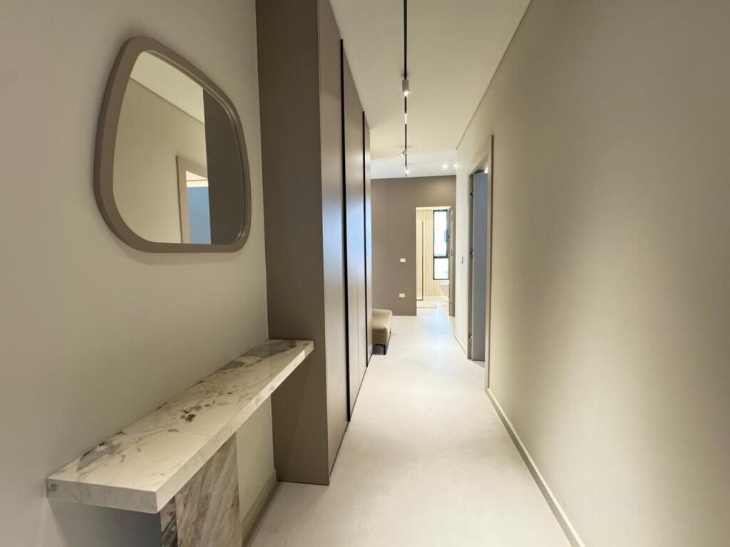 apartament  me qira , pamje totale deti  